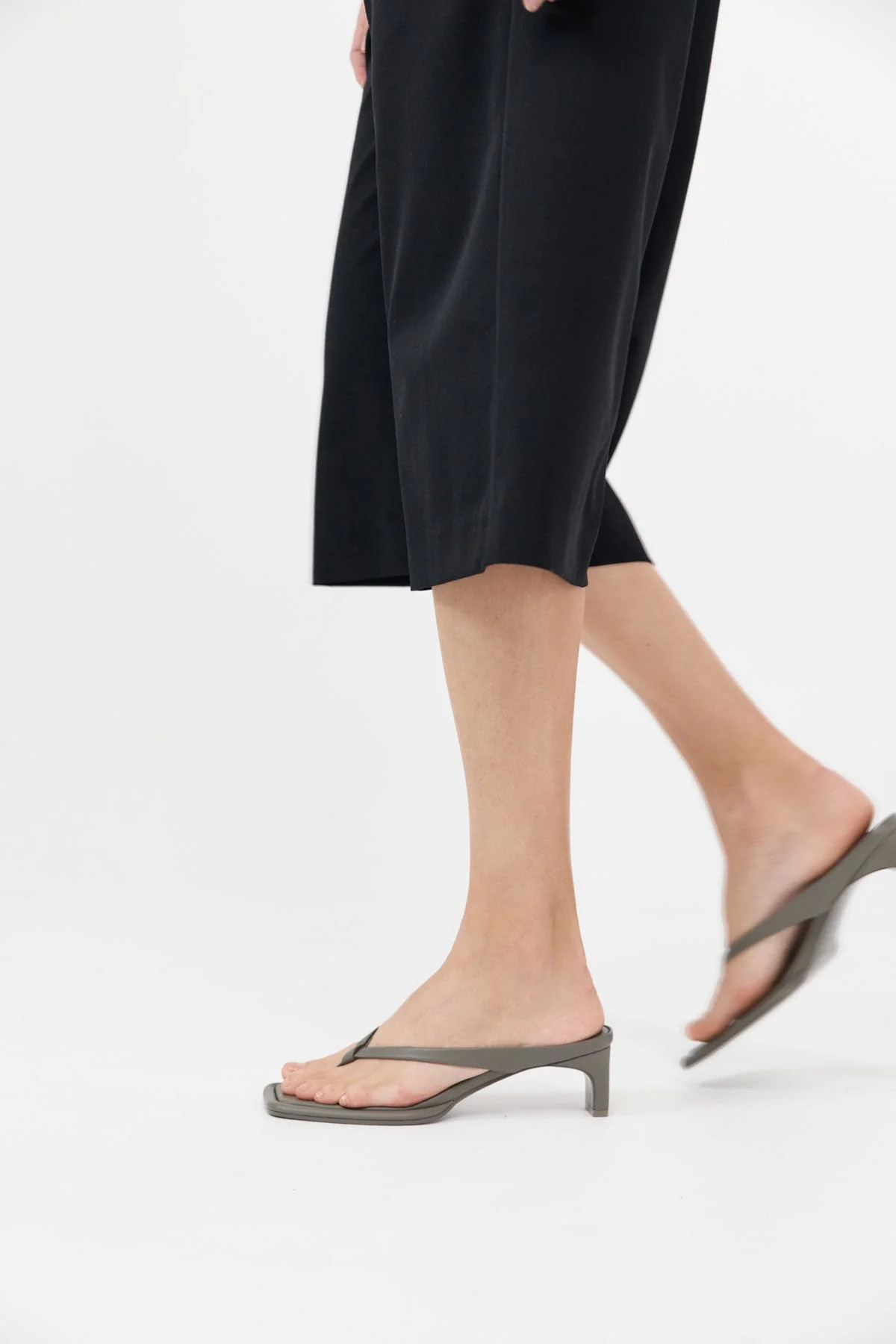 Flip Flop Sandals - Smokey Olive | St. Agni (US, UK, EU)