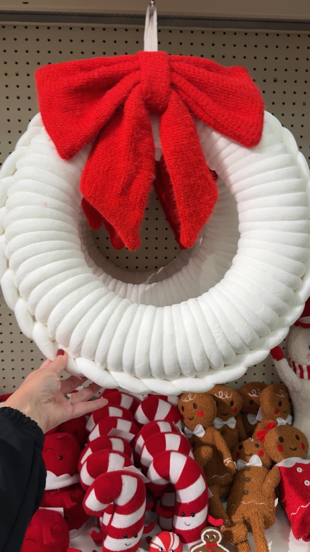 ‼️ Cutest Christmas wreath alert! ‼️ 



#LTKHome #LTKFindsUnder50 #LTKHoliday