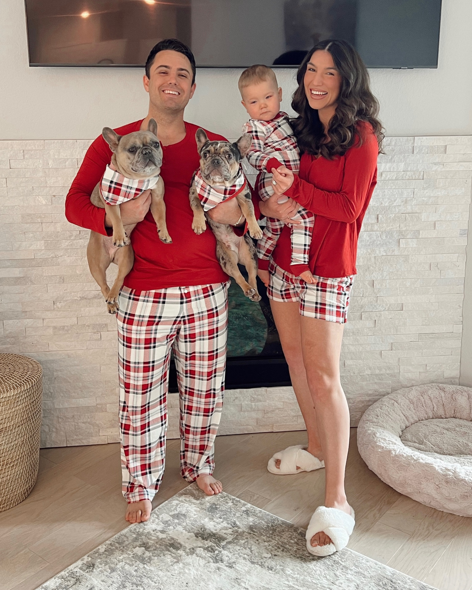 Soma just launched their holiday jammies for the entire fam and they are on SALE!😍❤️ they even have matching bandanas for the pups! Kids sizes come in 2T-12. Everything linked!

Matching family pajamas, holiday pajamas

#LTKHoliday #LTKHolidaySale #LTKSeasonal
