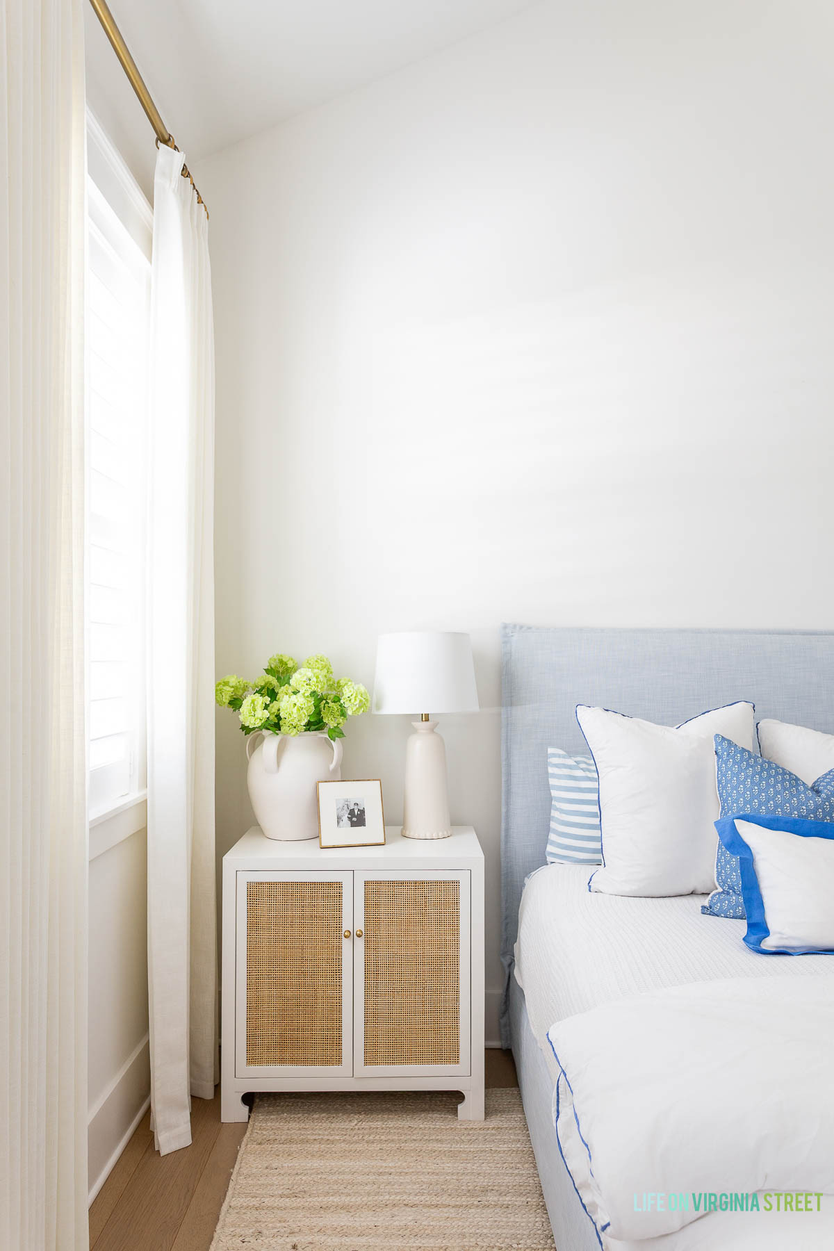 Modern coastal home bedroom 🙌🏻🙌🏻

#LTKSeasonal #LTKHome