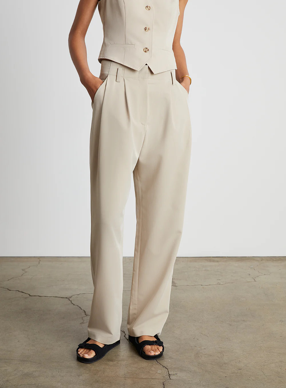 Norah High-Waisted Trousers ~ Tan | Who What Wear Collection