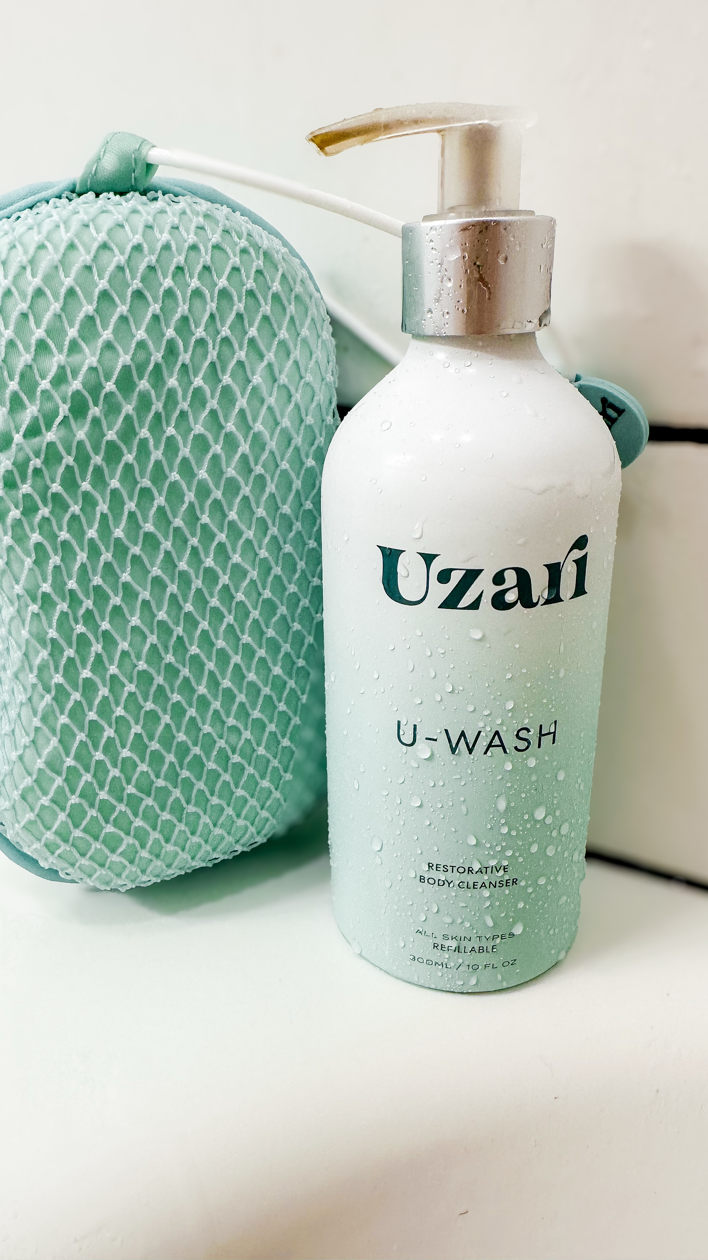 Out with the cold and in with the new, radiant, glowy skin for summer.🤩 

The @uzariskincare Glow Set provides all the magic you need in one beautiful package. Their restorative U-wash Body Cleanser is crafted with African black soap and shea butter, giving an effortless, post-spa day glow to my skin after every shower. And paired with the most incredible exfoliating sponge I have ever used - I am left with skin feeling young, rejuvenated, and radiant after each wash.🧖🏼‍♀️✨

Self care doesn't have to be time consuming, expensive, or temporary and Uzari Skincare makes it so incredibly easy!


#skincare #selfcare #ad #glowtime #ltk #summerglow #homespa 

#LTKGiftGuide #LTKWatchNow #LTKBeauty