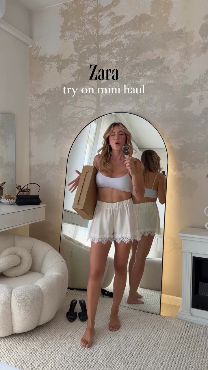 Solo io non capisco le taglie di Zara?

Questa volta niente vestitini estivi.
Questo è un mini haul try on con due cosine prese da Zara, quando ho visto quel pantalone è quella canottiera con le spalline fatte di perline non ho resistito 🫠 la versione in azzurro forse è ancora più carina!

Comunque, commentando “set” vi arrivano i riferimenti in DM in automatico 💌

#hmhaul #vestitiestivi #tryonhaul #summerfashion #fashionitalia

#LTKitalia #LTKdresses #LTKjeans