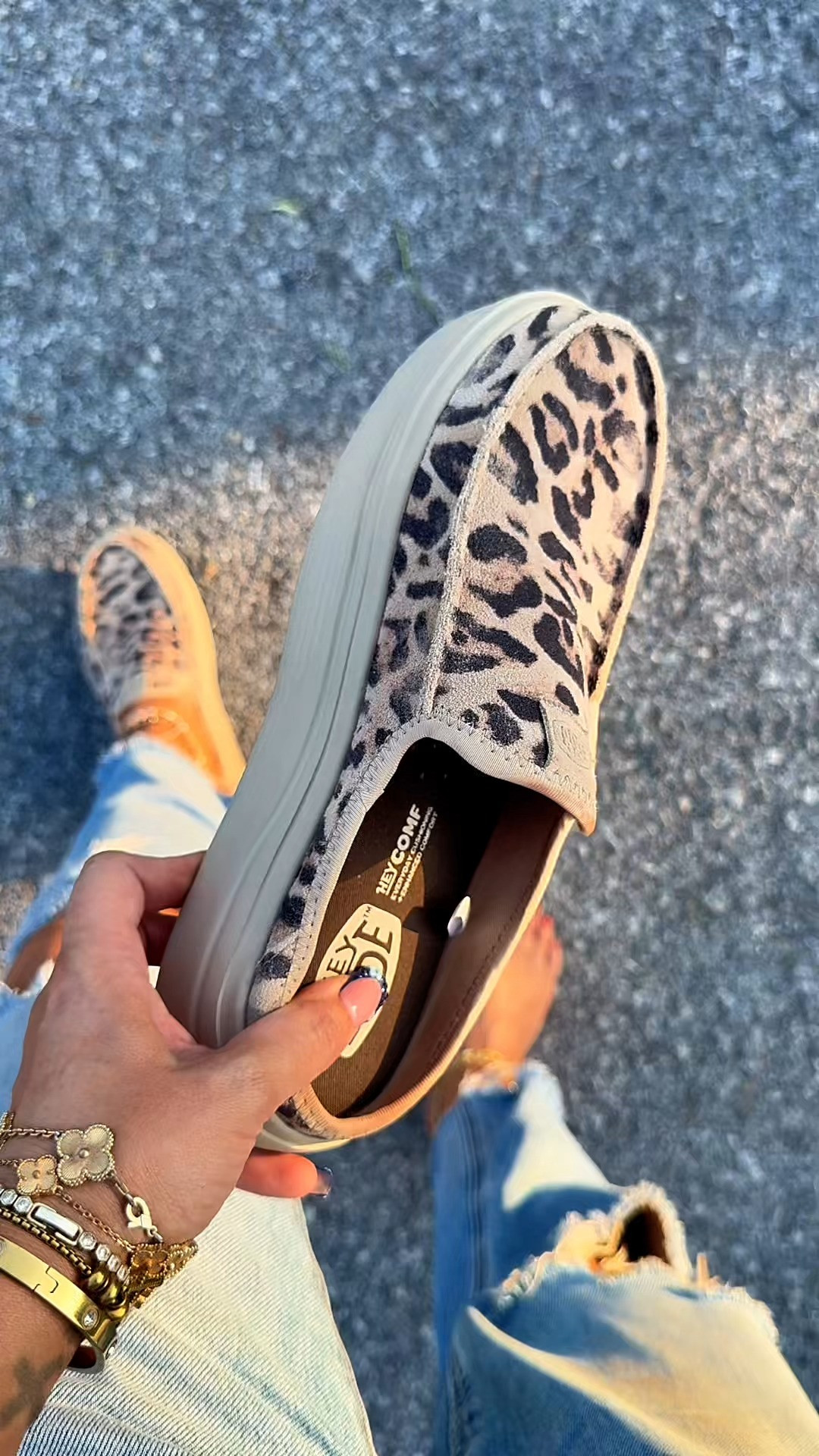 Hey Dude Austin Lifts in the perfect neutral leopard! #heydude #heydudeaustin #heydudeaustinlift #ad @HeyDude  

 #LTKootd #LTKWorkwear #LTKTravel