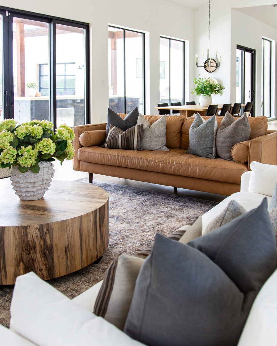 This is the Warm Welcome bundle on both couches.