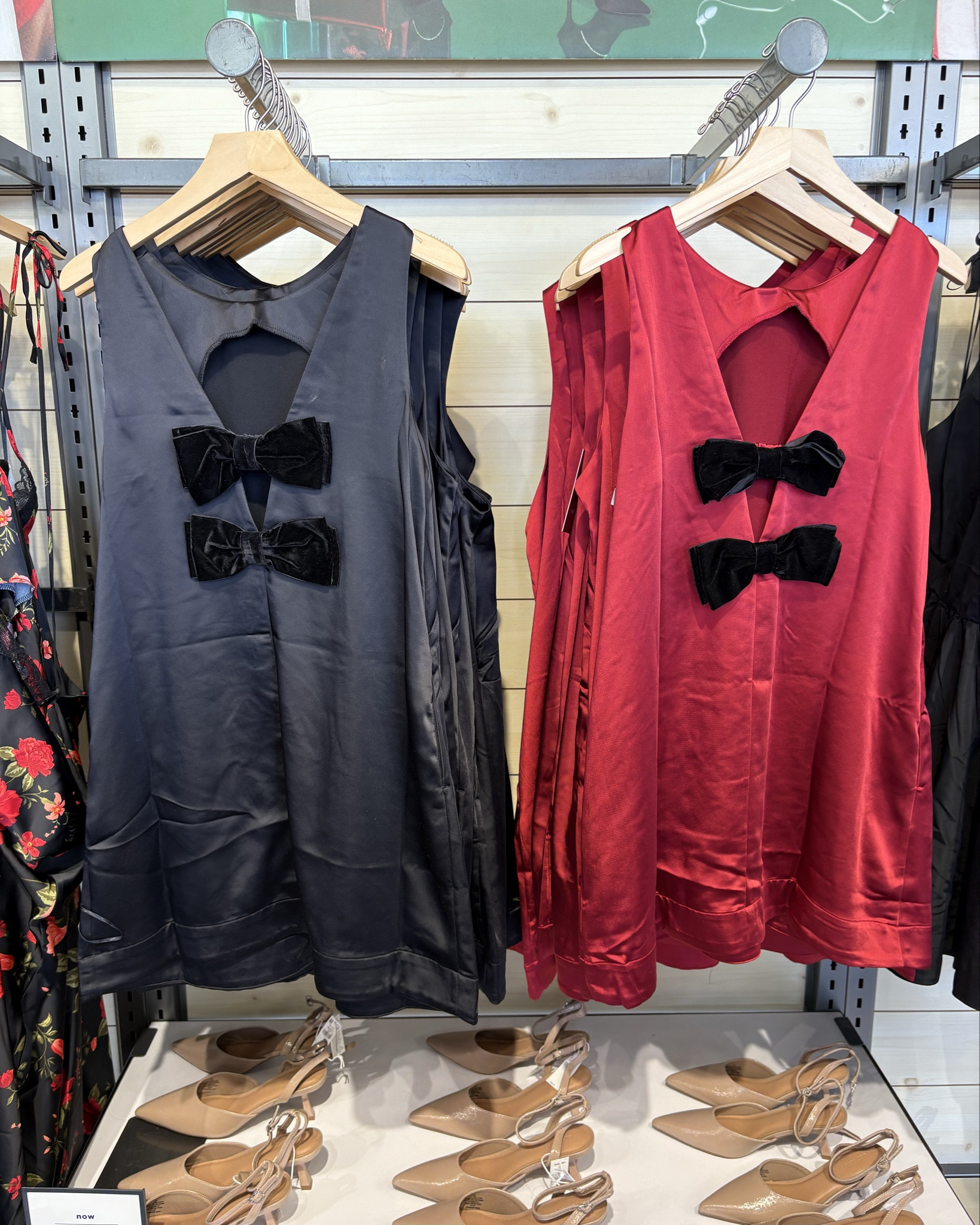 Stopped in Old Navy and saw these adorable Holiday dresses. Also love this eyelash sweater. It will go with dress pants, jeans or skirts. Just a great all around top for all the Holiday Occasions. 

So many more new arrivals Linked below!


Old navy style , old navy velvet dress, satin bow dress, eyelash sweater, satin skirt, holiday outfits for women, party dress



#LTKHoliday #LTKParties #LTKFindsUnder50