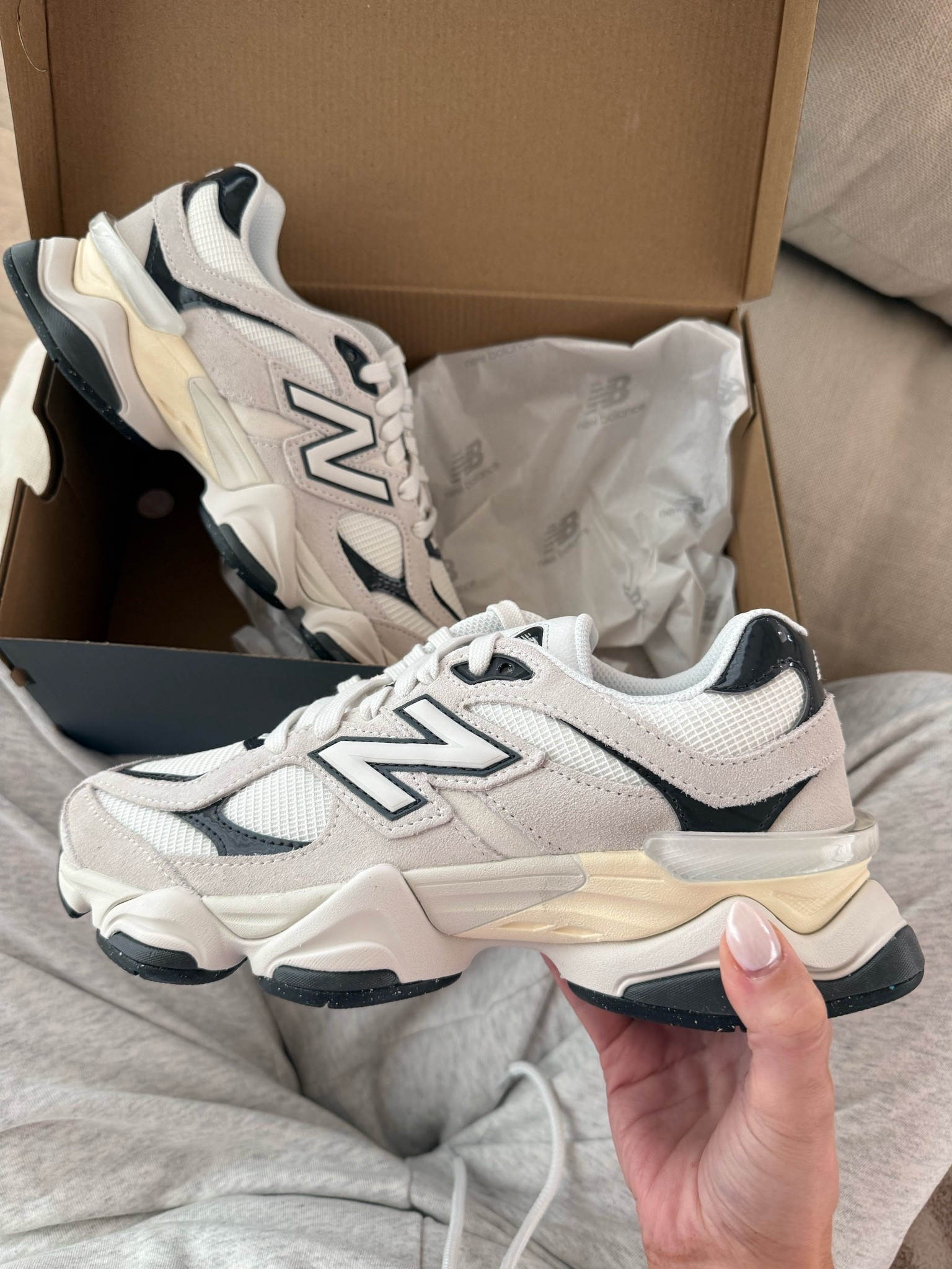 LOVE these sneakers!!!



New Balance

#LTKgrwm #LTKdayinmylife #LTKootd
