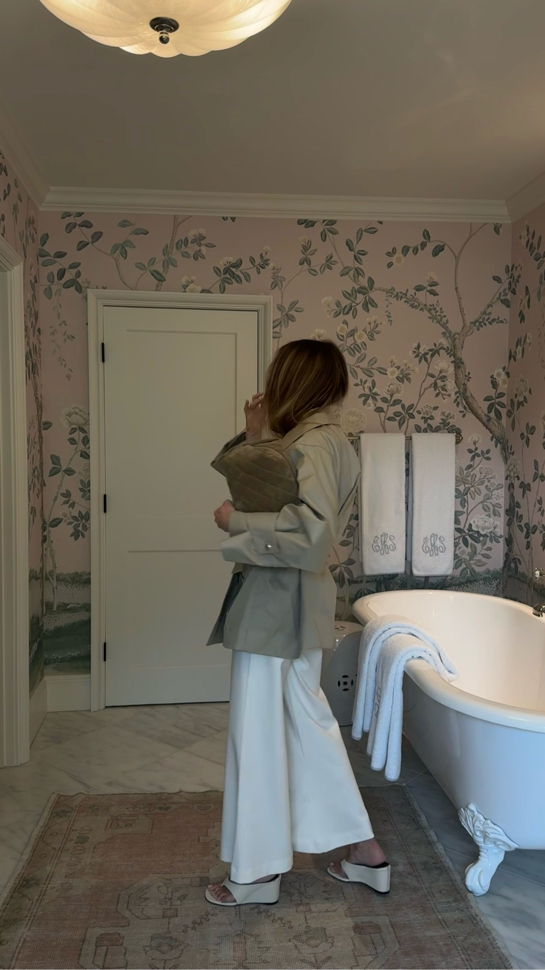 White pant trick, my favorite layering cardigan and a great jacket that just restocked. Also the sandals I’ll be living in and my new Chanel bag! 

#LTKootd #LTKmomlife #LTKWorkwear