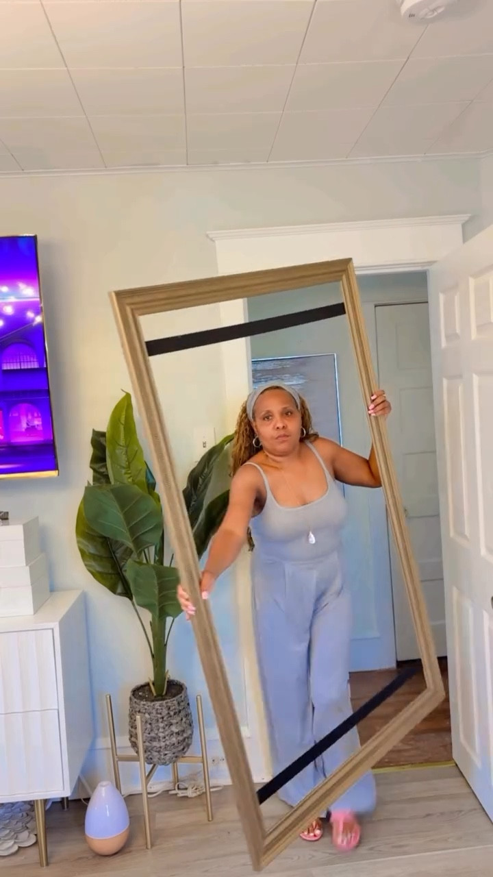 Hello Dva fans !
Did you know you can transform your TV to an ART piece ? Instantly turn
your TV into an ART piece TV — for a fraction of the cost with these customized frames from @newdawnframes
Bedroom vibes 🩷🩷
like✨Comment✨Share✨
Follow @angedvabdecor for more inspiration 
click on my linktree to shop 🛍️
my home 🏡 

#Bedroomideas  #bedroomgoals  #bedroom#interiordesigninspiration #decoracion
#decorideas #tvframe #frame #tvart #newdawnframes #diy