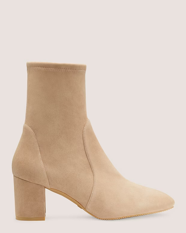 YULIANA 60 | Stuart Weitzman (US)