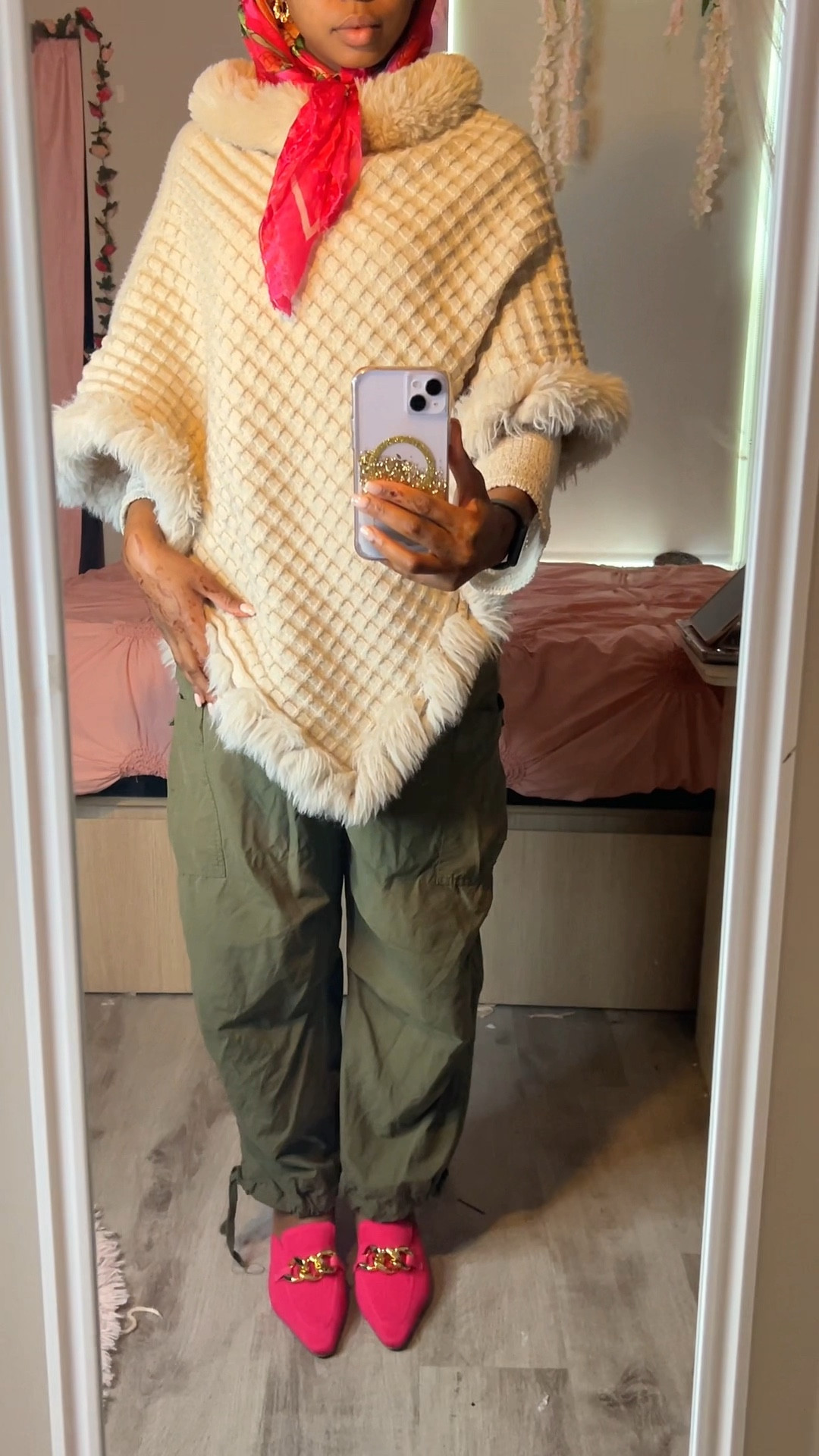 Green Cargos

Pink Shoes

Nude Poncho

Modest Fashion 
