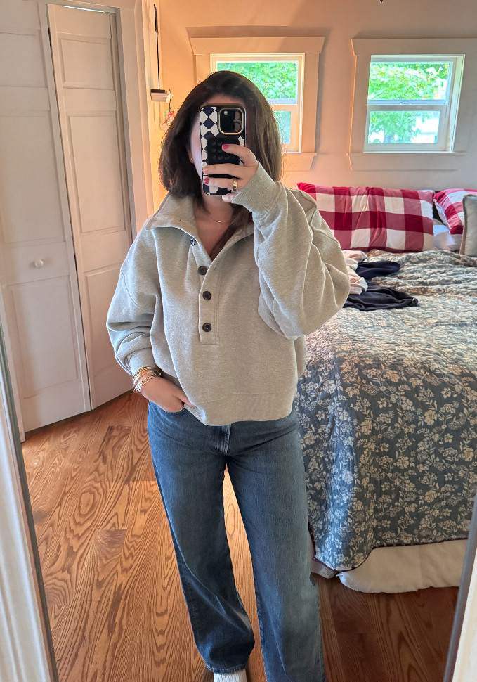 This sweatshirt is going to be in constant rotation! 

anthropologie l fall l jeans 

 
