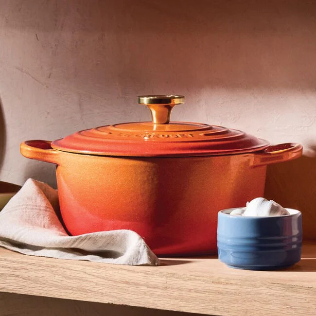Signature Round Dutch Oven with Crucible Knob | Le Creuset