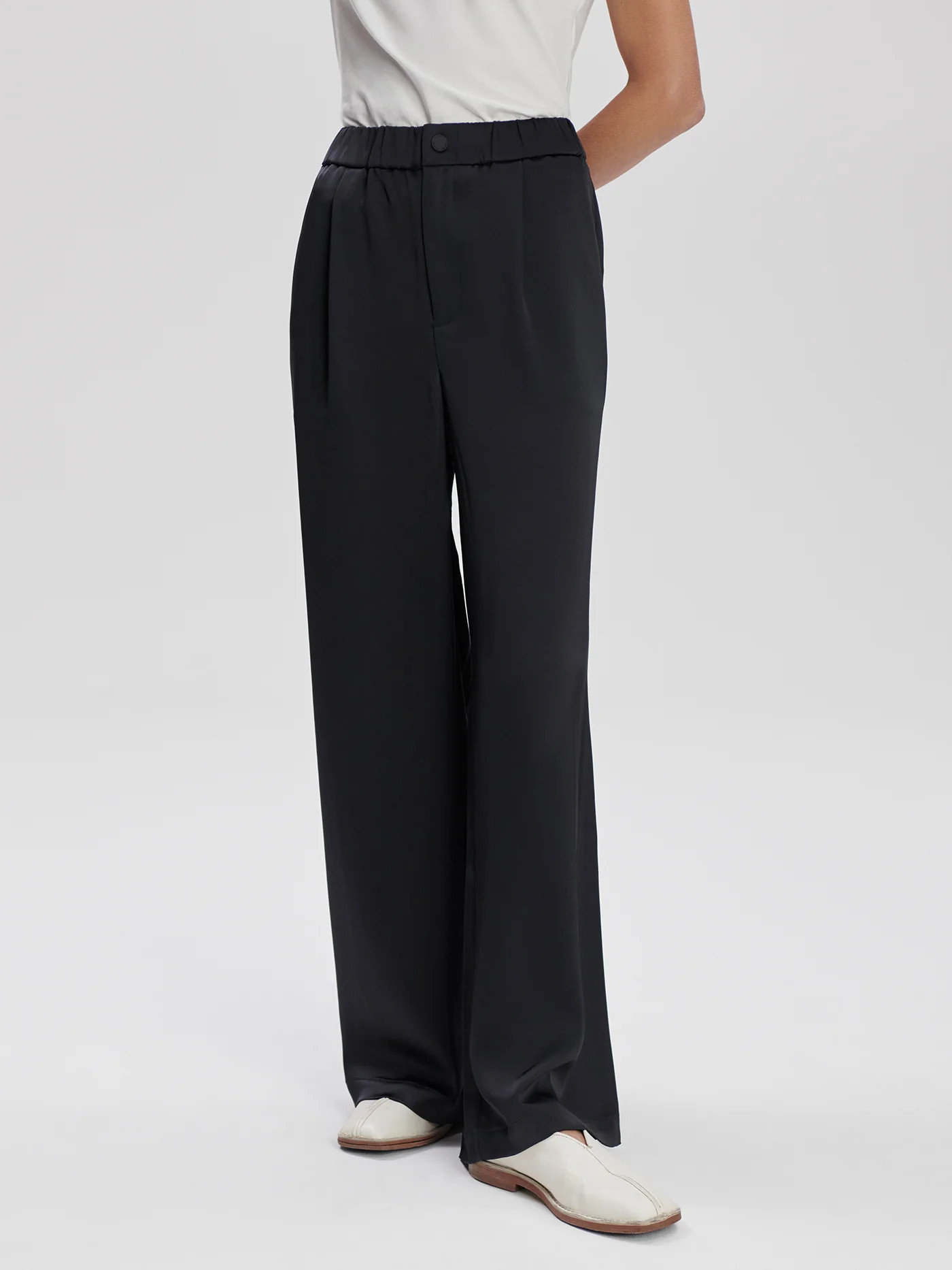 Bryden Wide-Leg Pant 29.5"Made from soft satin, the Bryden wide-leg pants are here to elevate you... | Varley US