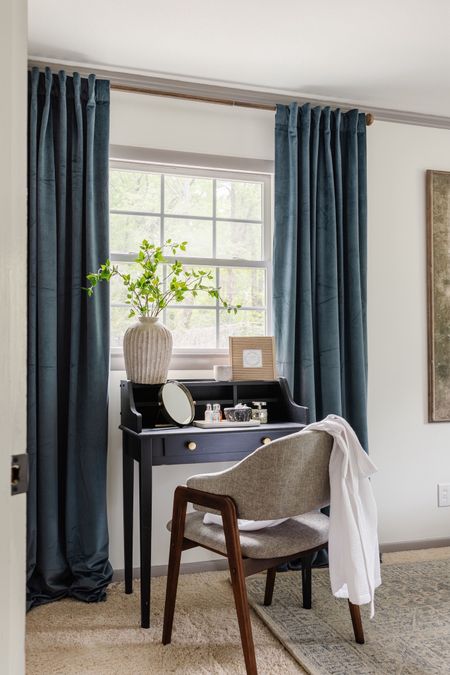 73% off during Spring sale!! Another go to Amazon curtain, especially if you’re looking for a pop of color! 


HPD Half Price Drapes Heritage Plush Velvet Curtains 96 Inches Long Room Darkening Curtains for Bedroom & Living Room

#LTKsalealert #LTKhome