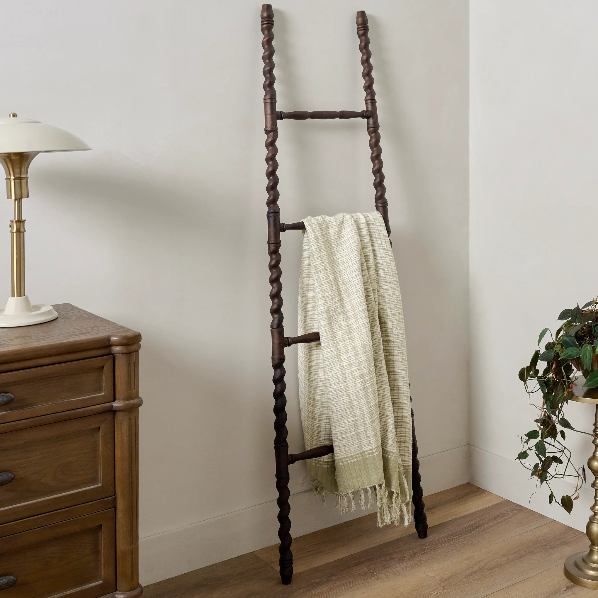 Wooden Barley Twist Display Ladder | Magnolia