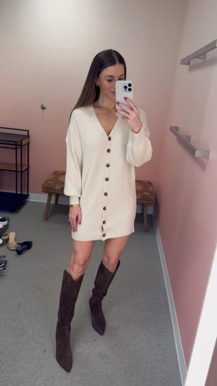 Sweater dress from Nordstrom perfect for fall outfits and family photos ! 

Fall dress 
Brown boots 
Boots
Knee high boots 
Suede boots 

#LTKGiftGuide #LTKSaleAlert #LTKHoliday