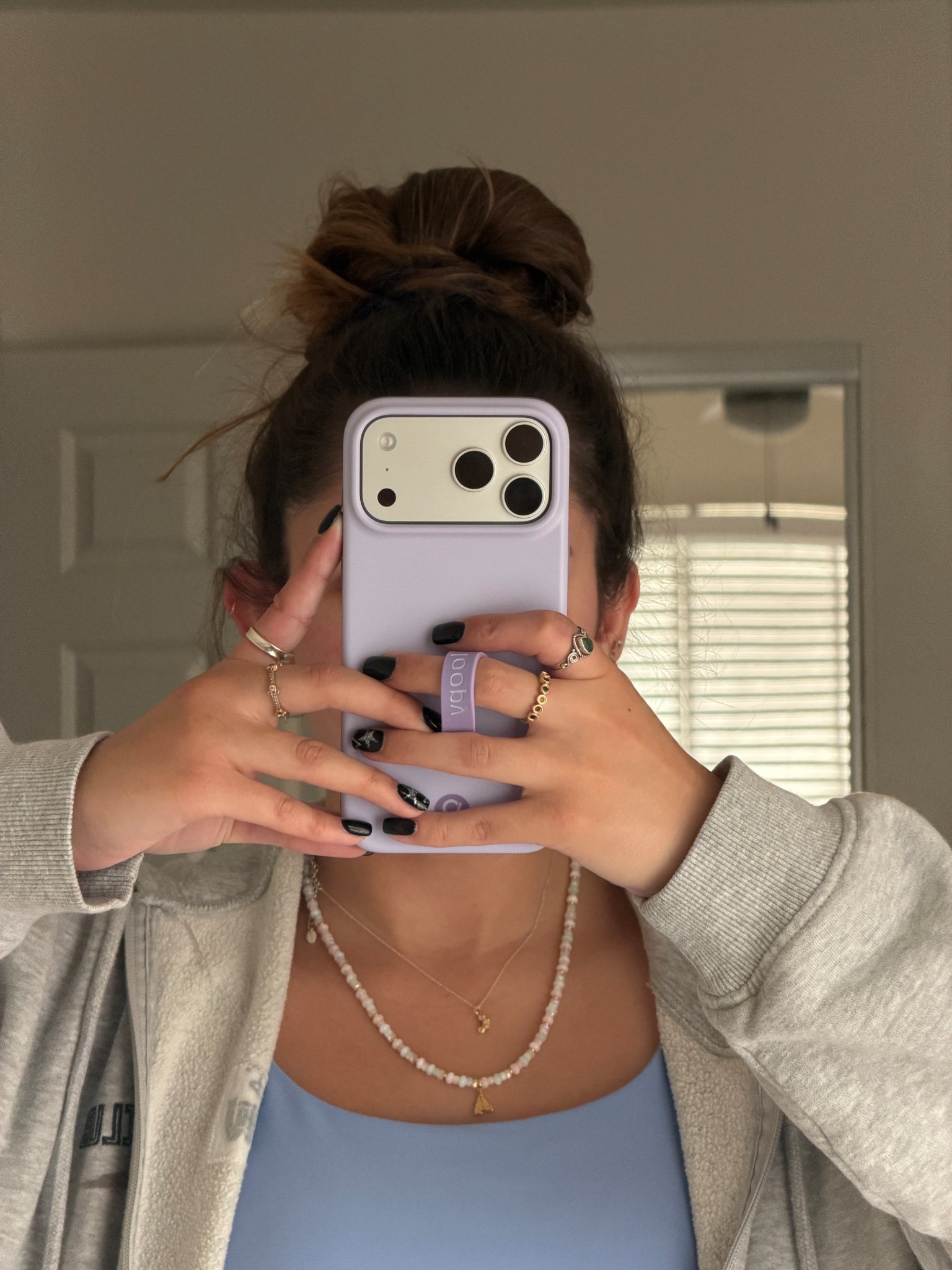 New loopy case! 

Got the color lilac and I loveeee it. Especially for spring! 💜 use code: JKYINTHESKY to save on their website 

Ig: @jkyinthesky

#phonecase #iphone #iphone17 #iphone17promax #techessentials #techaccessories #essentials 

#LTKdayinmylife #LTKTravel #LTKHome