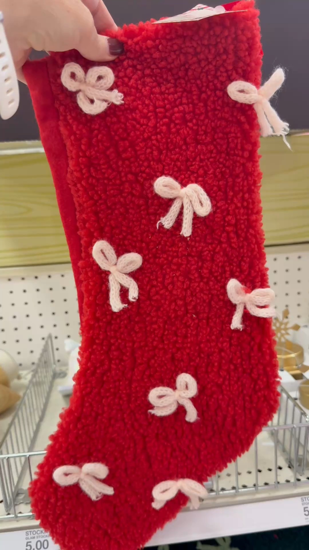 Bows, bows and more bows! Trendy Christmas decor you don’t want to skip on! 

#LTKSeasonal #LTKParties #LTKHome