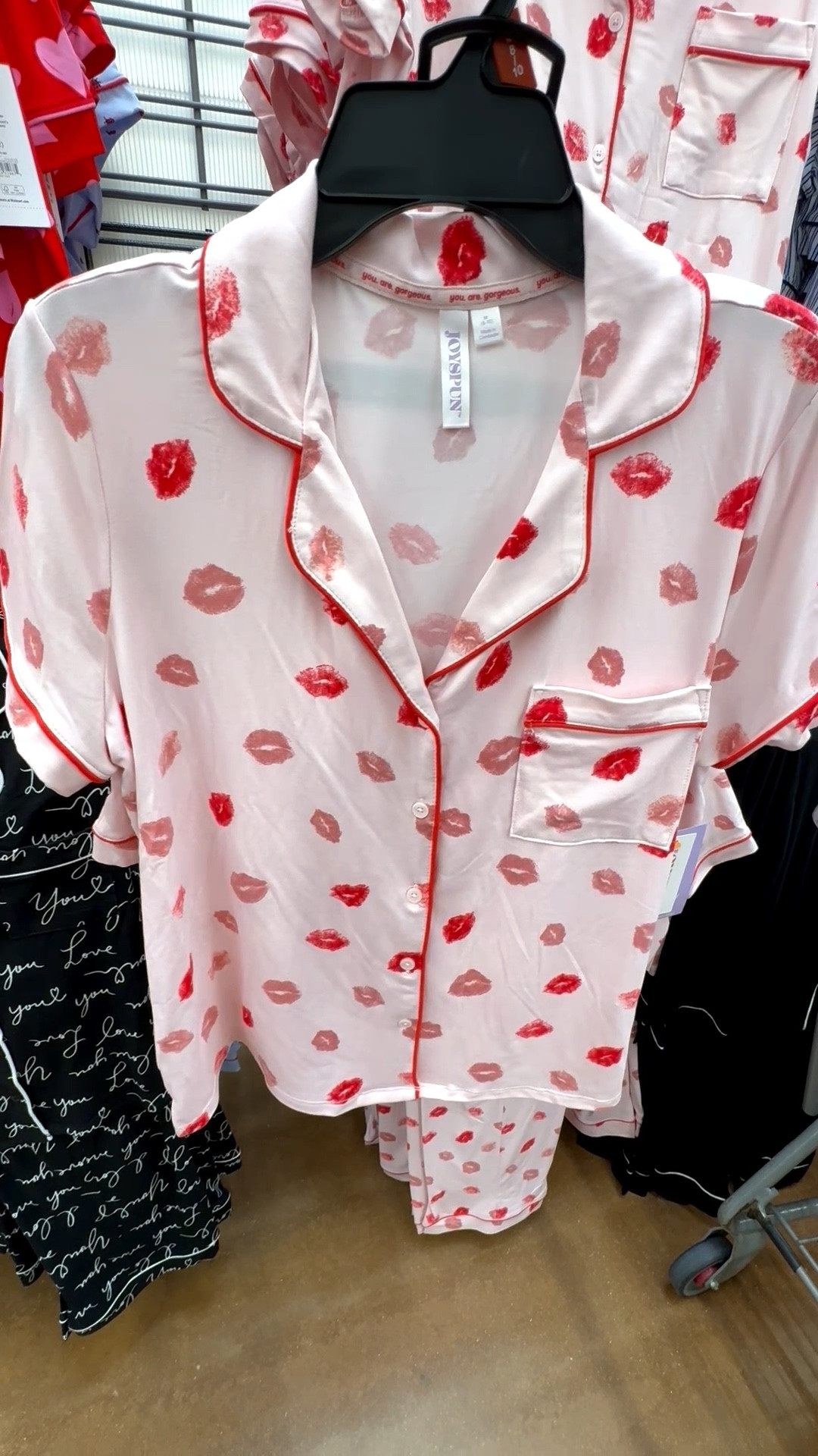 Walmart Valentine’s Day Pajamas | PJ Set | Galentine’s Day

#LTKTall #LTKSeasonal #LTKootd