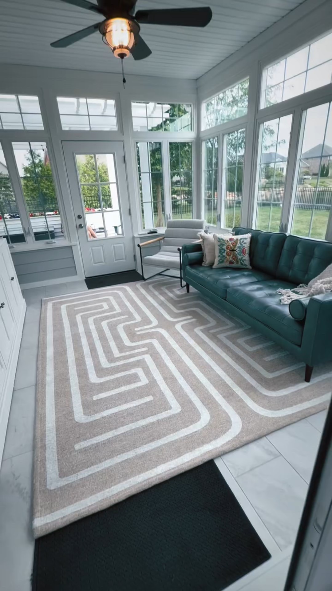 Well friends the last few months have challenged me more than I thought I could possibly handle🤯 After 18 months of pouring everything we had into our new house and doing all the projects to make it our own we sold it and moved. I’ve been a bit MIA because honestly anxiety took over and I just needed a break. It’s been a little over a month since the move and I’m finally starting to find some joy in making this new space our home.  I’m a lover of natural light and this sunroom and backyard give me all the feels 😍  #howyouhome #sunroom #swan #movingishardwork #finditstyleit #sunroomgoals