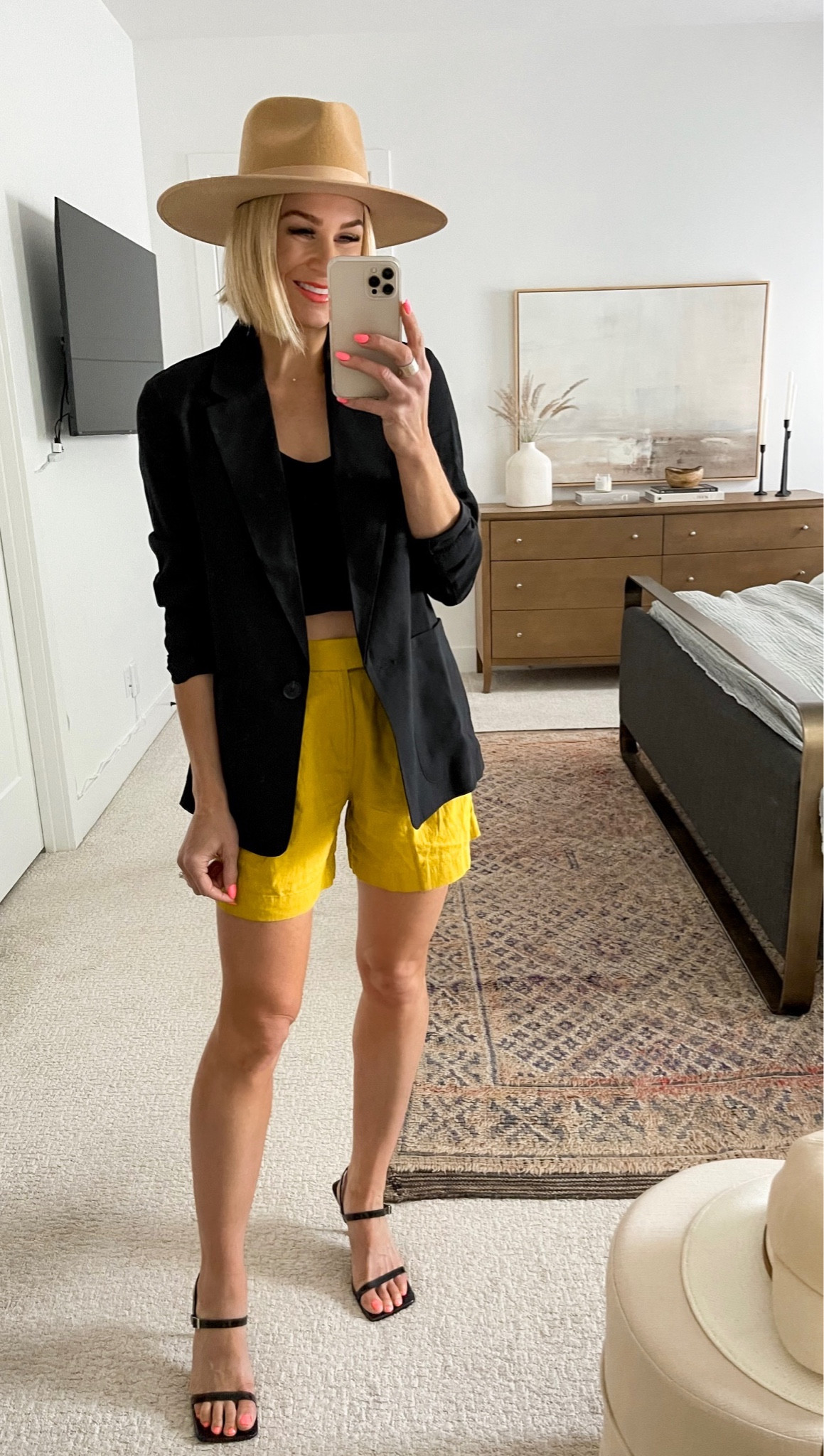 Target blazer & linen shorts. 
Shorts also available in navy, pink, and white. They run true to size, but i sized down in the blazer.


#LTKunder50 #LTKFind #LTKSeasonal
