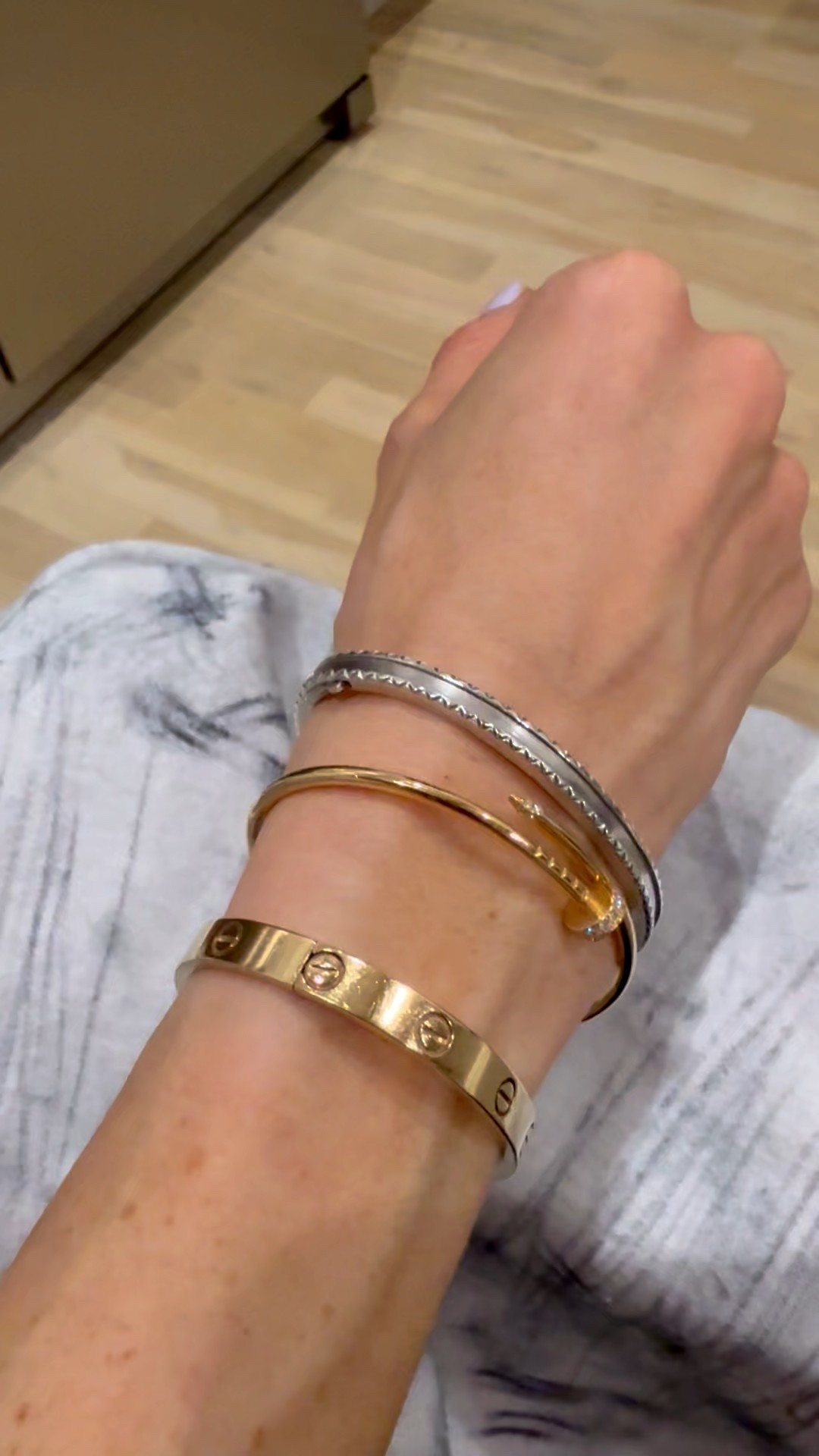 Cleaning cloth for gold jewelry and silver and polishes instantly 

#LTKFindsUnder100 #LTKFindsUnder50