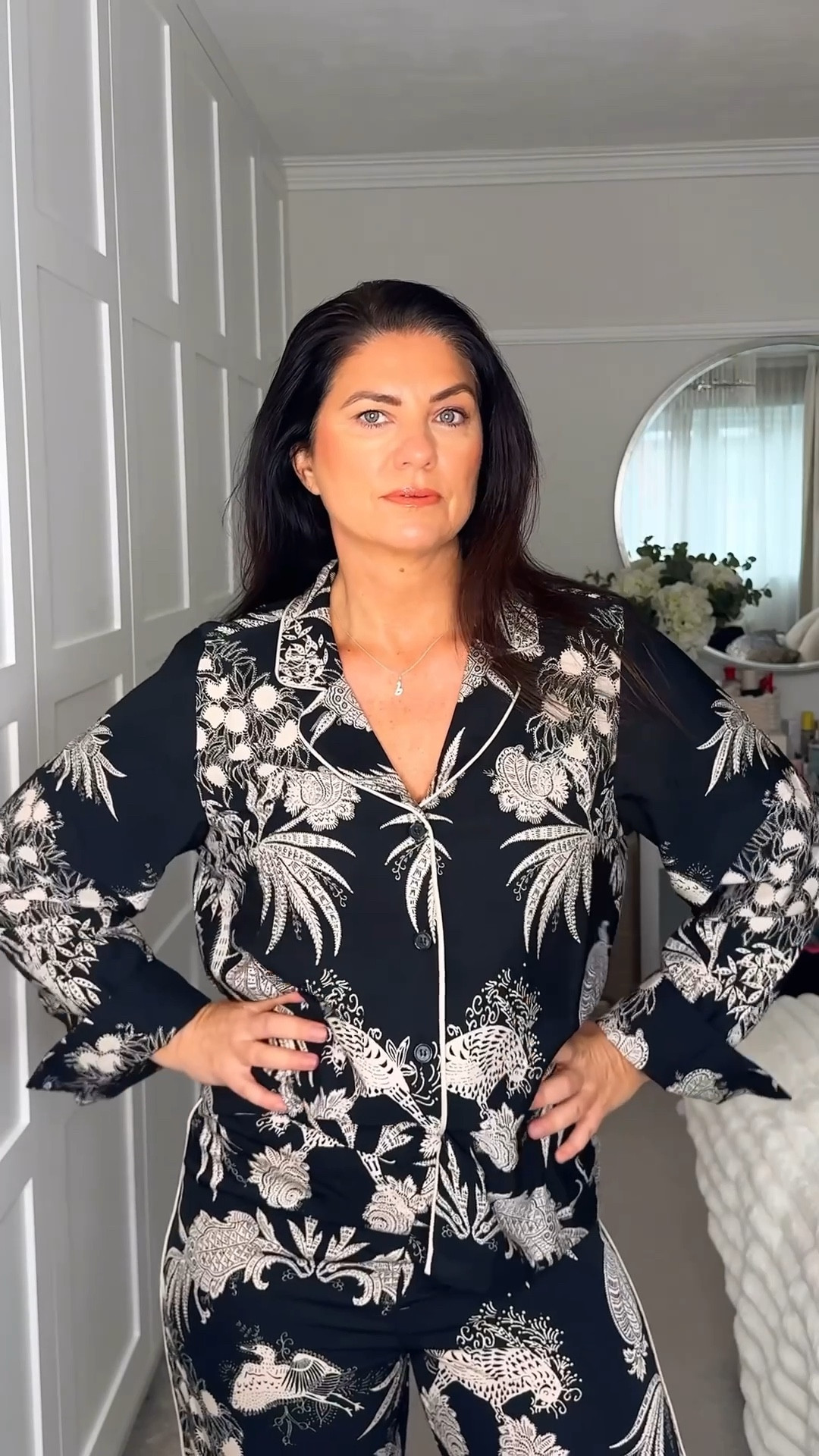 Some new in H&M bits. I think it’s the first look & the black outfit for me. You can also still wear a co-it’s in the winter I think it’s such a chic option. What do you think of my last “work look”…the specs got a run out even though they’re reading glasses I couldn’t see a thing 🤣


#hm #style #fashion #midlifefashion #outfitinspo

#LTKuk #LTKdatenight #LTKstyletip