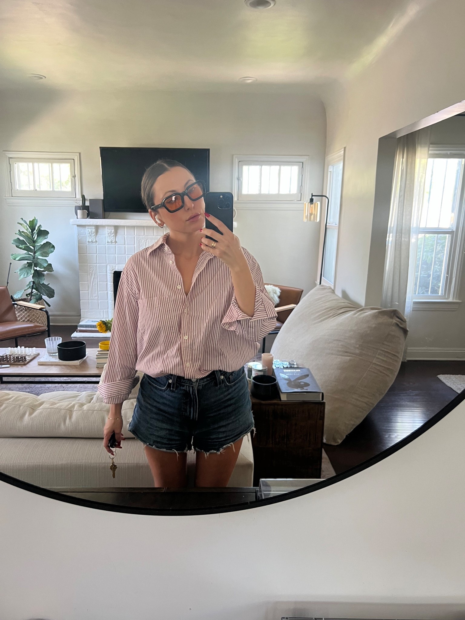 Gap Boyfriend Oversized Pink Buttondown Shirt + Levi’s Dark Denim Shorts 

#LTKFindsUnder100 #LTKFindsUnder50