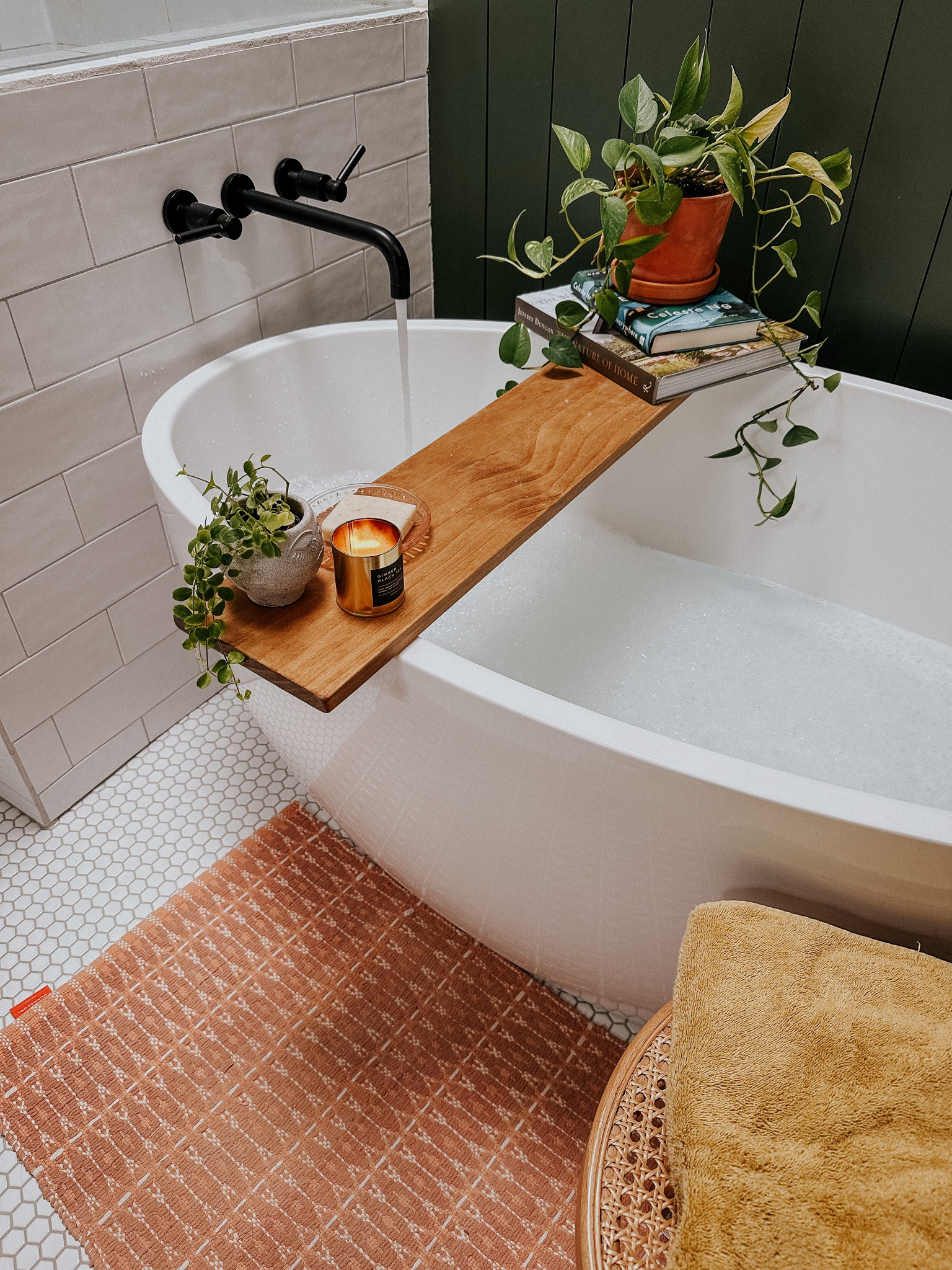 Green bathroom tub vibes 👋🏽 

#LTKhome