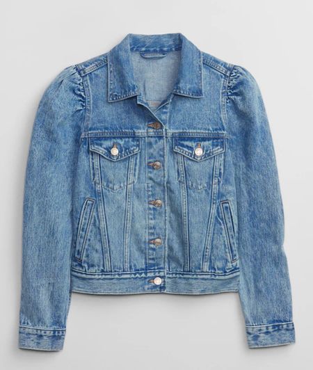Jean jacket, denim, outerwear, jackets, spring

#LTKSpringSale #LTKstyletip #LTKsalealert