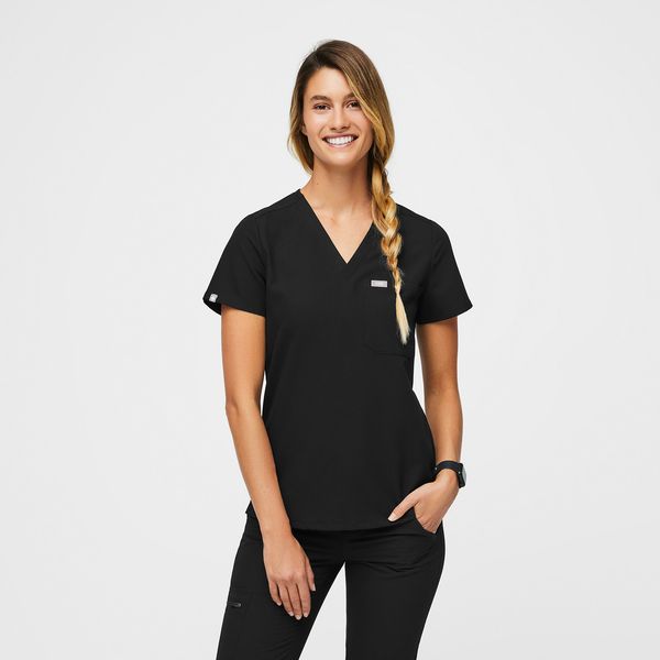 Women's Catarina One-Pocket Scrub Top - Black · FIGS | FIGS