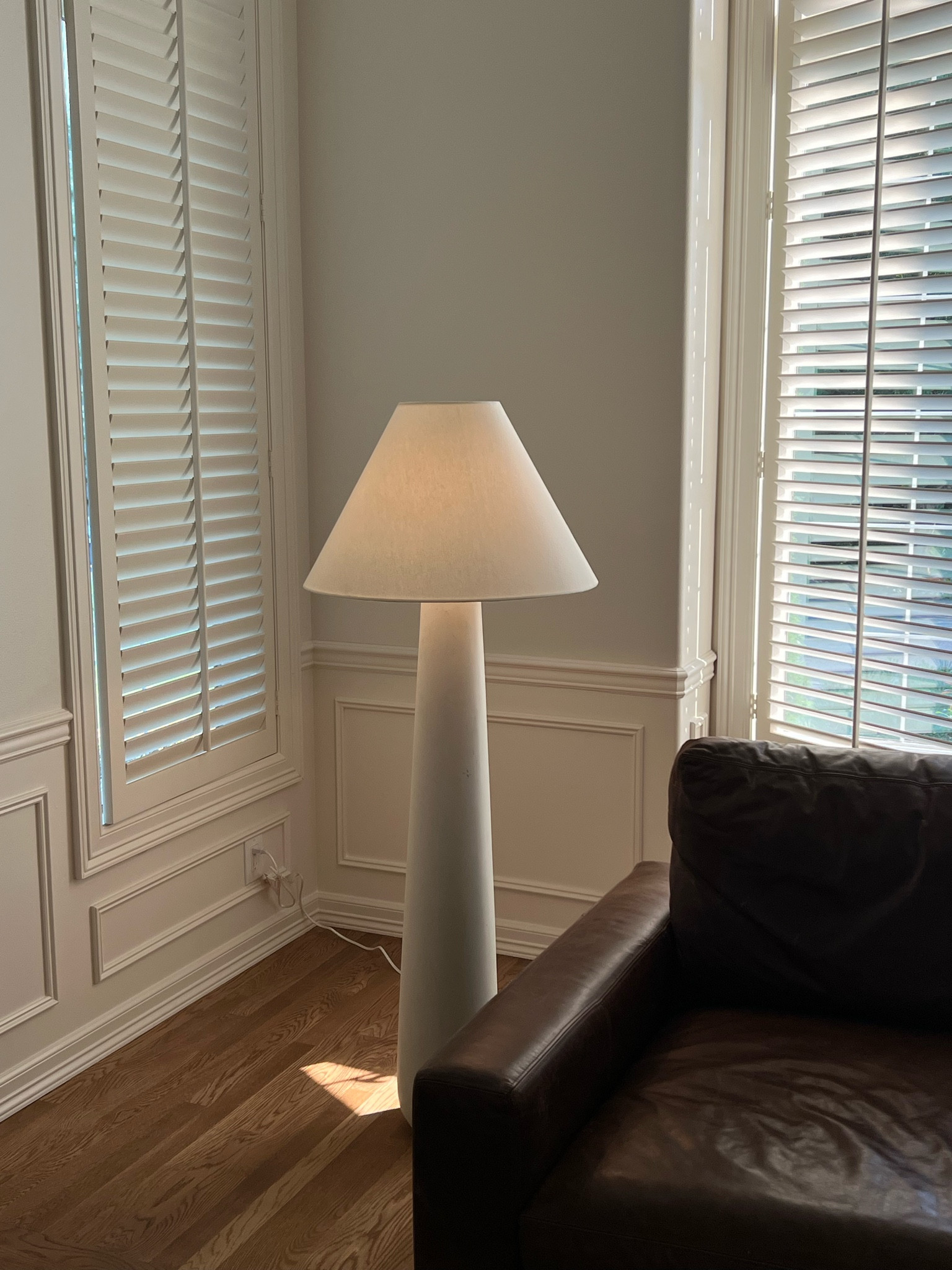 Love this lamp!! Oversized and gorgeous it’s very sturdy also 