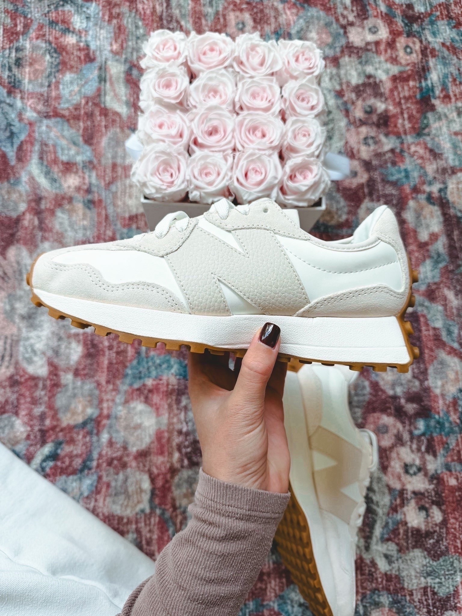 New balance 327 sneakers. I needed to size up a half size for walking a long distance (my foot will swell if I walk 5+ miles)




#LTKFindsUnder100 #LTKSeasonal #LTKootd