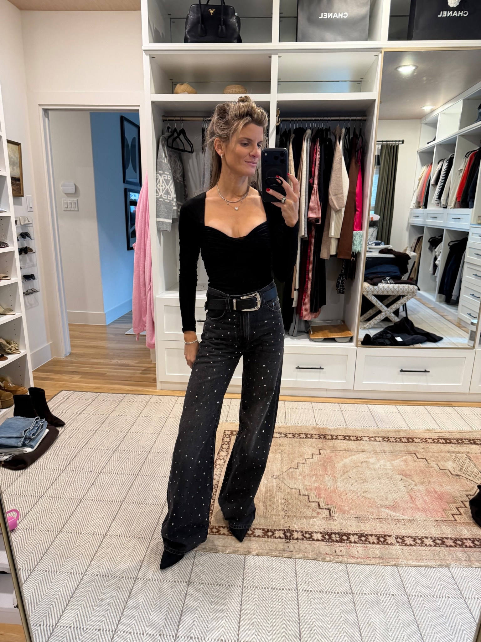 Wiener night out outfit, date night all black outfit 