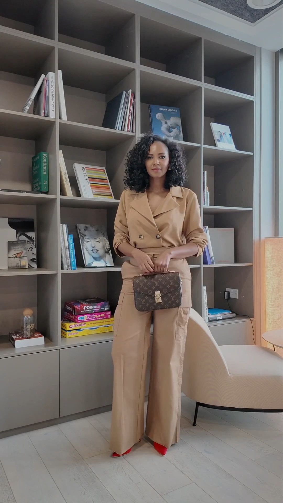 How to make cargos look expensive 📌
Your sign to try the cargo x heels combo 👠

✨ Hack: Match your top exactly to your pants for a jumpsuit effect
🔥 Secret tip: Red shoes elevate ANY neutral outfit

#LTKautumn #LTKgrwm #LTKstyletip