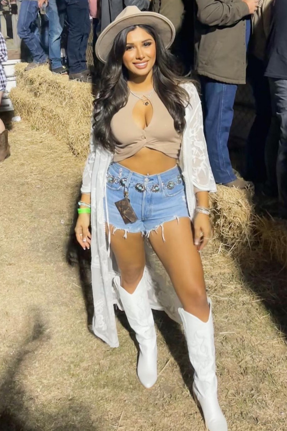 Another country concert, rodeo, coastal cowgirl outfit inspo for ya! 🤠
#countryconcert

#LTKstyletip #LTKshoecrush