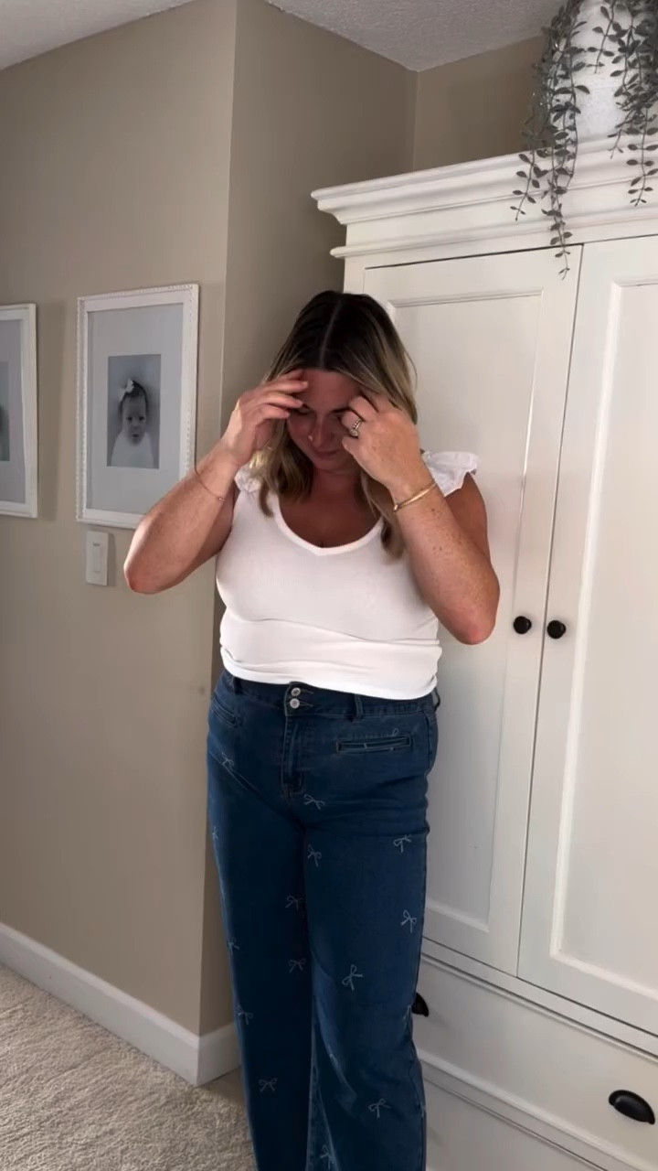 OOTD with the cutest 🎀 jeans! 

Comment SHOP for the links 

#Amazonfinds #sidefeel #momstyle #ootd