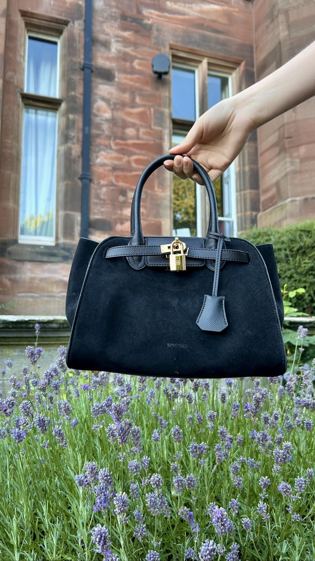 Unboxing my new favorite black bag 🖤 by Sinbono

#LTKbag #LTKunboxing #LTKsale