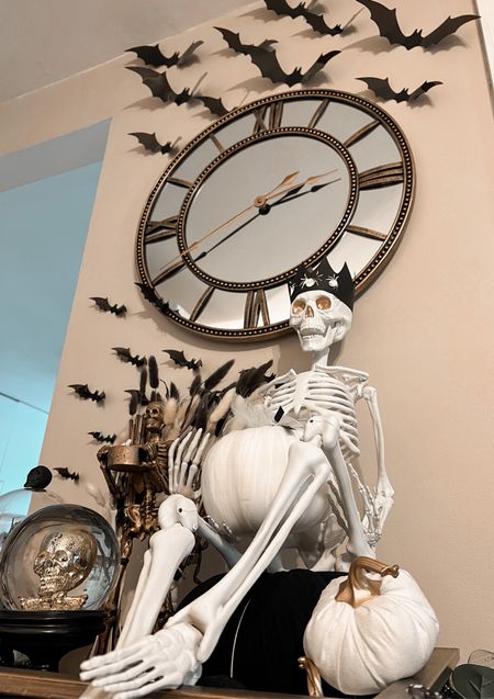 Halloween Decor 🦇

Bats, skeleton, skulls, black and white, bar cart

#LTKHalloween #LTKSeasonal #LTKunder50
