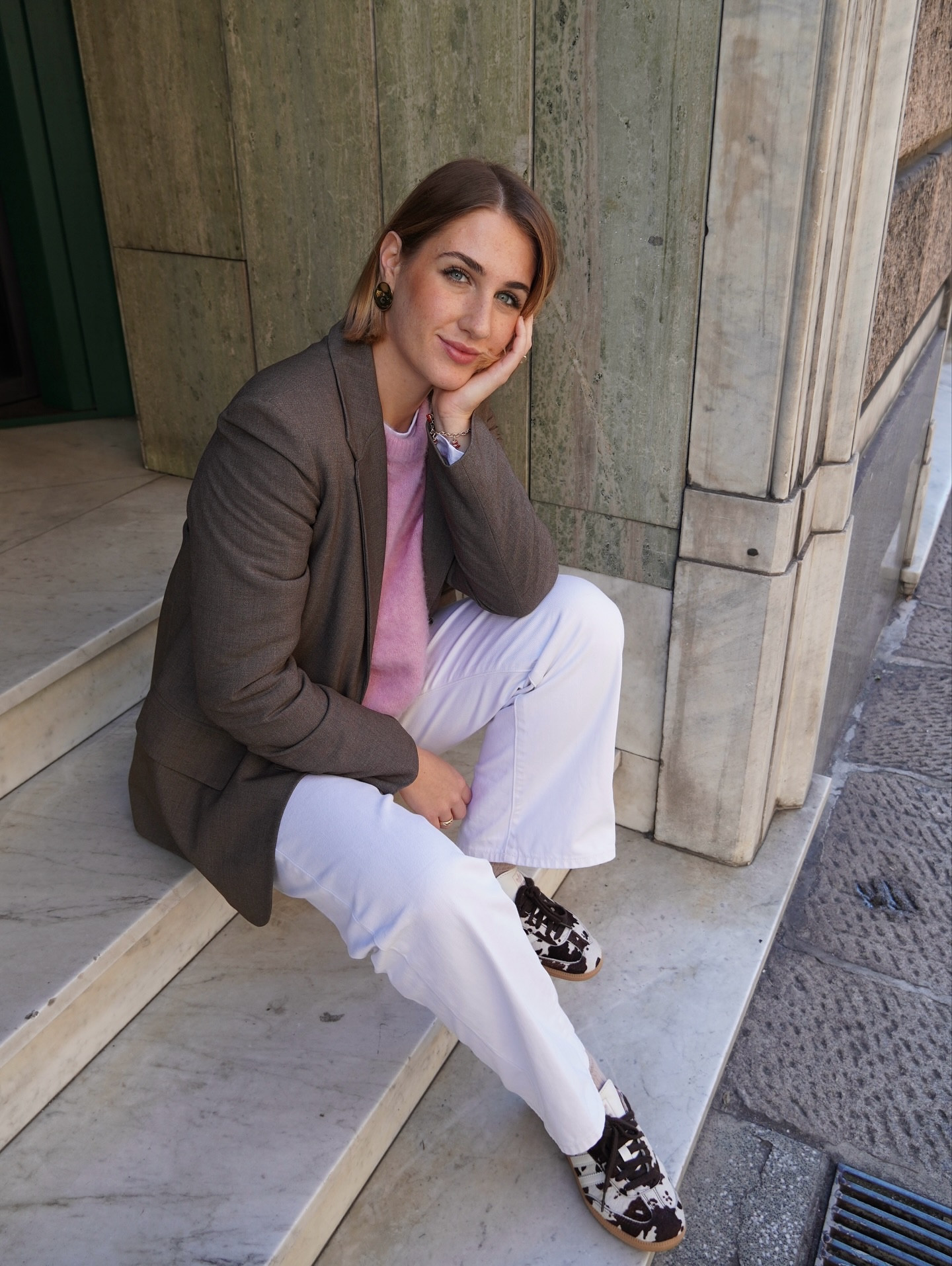 Accidentally business casual still not on time 💅🏻
Effort level: misleading

#outfitideas #fashion #fallfashion #inspiration #ootd #styleinspo #outfitinspo #herbst #fall #hm #zara #whatiamwearing #currentlywearing