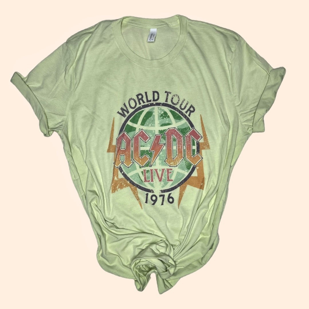 World Tour 1976 Graphic T-shirt ( Vintage Feel ) Band Tee | Sassy Queen