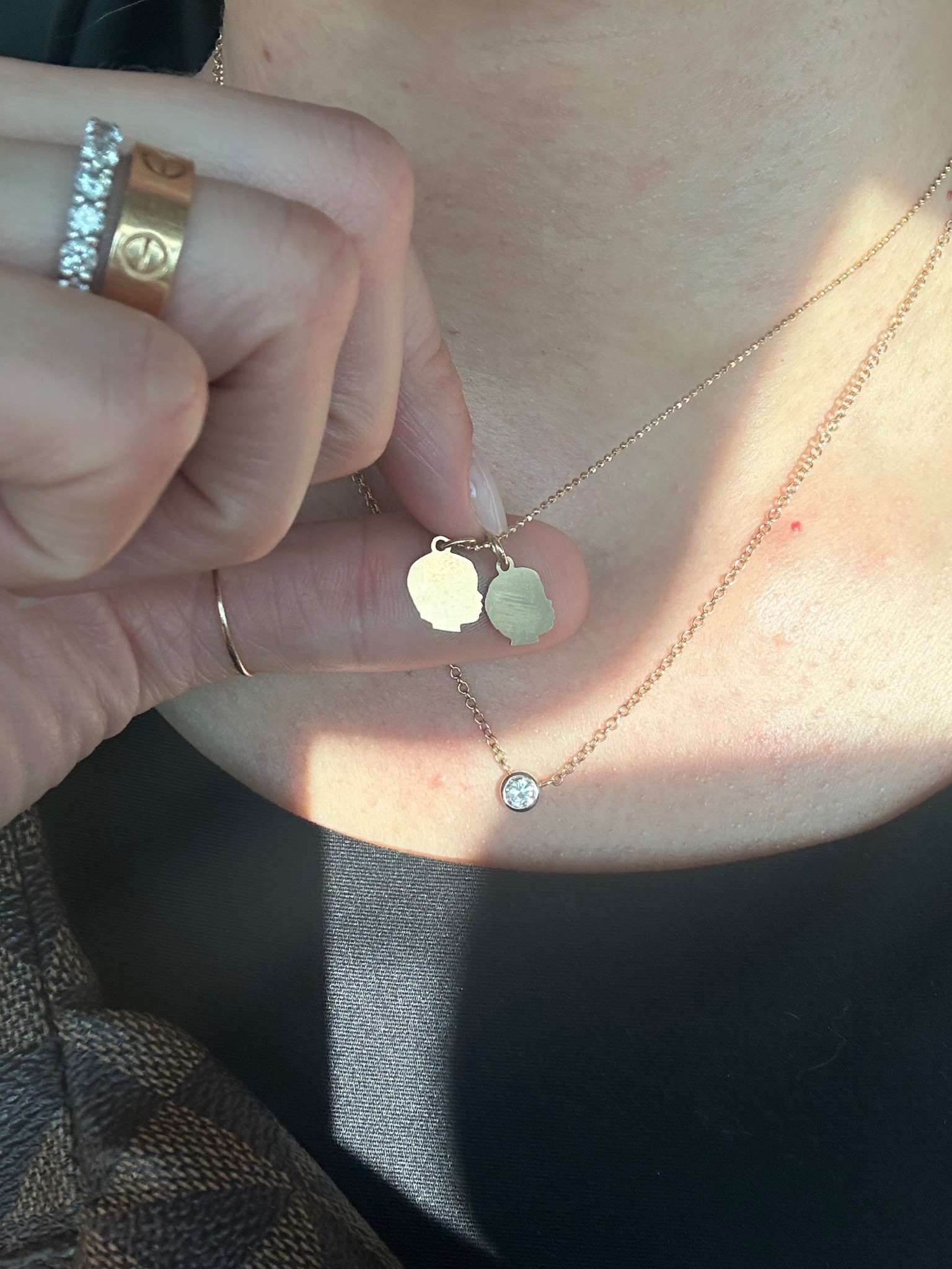I get questions on my necklaces all the time! The diamond was made at a local jeweler from a loose diamond we had so I can’t link the exact ones but linked similar ones on Etsy for you! The other necklace is my two sons side profiles from Vana Chupp and a chain from Etsy! I have a 10%off code with Vana Chupp! Use code: BEAUTYFIXRN for 10% off

#jewelrytour #layerednecklaces