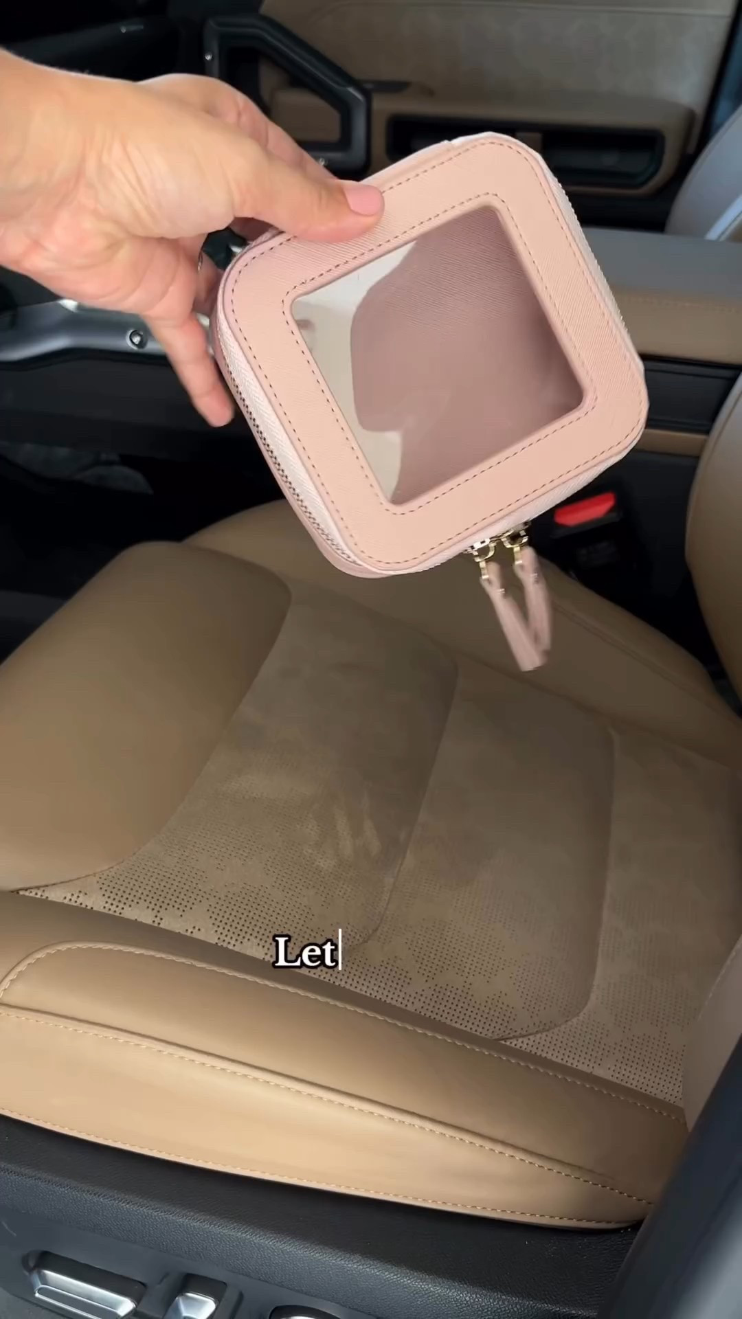 Let’s pack Car Bag 💕🫶✔️
Essentials ✔️
#bag #mumlife #carbag