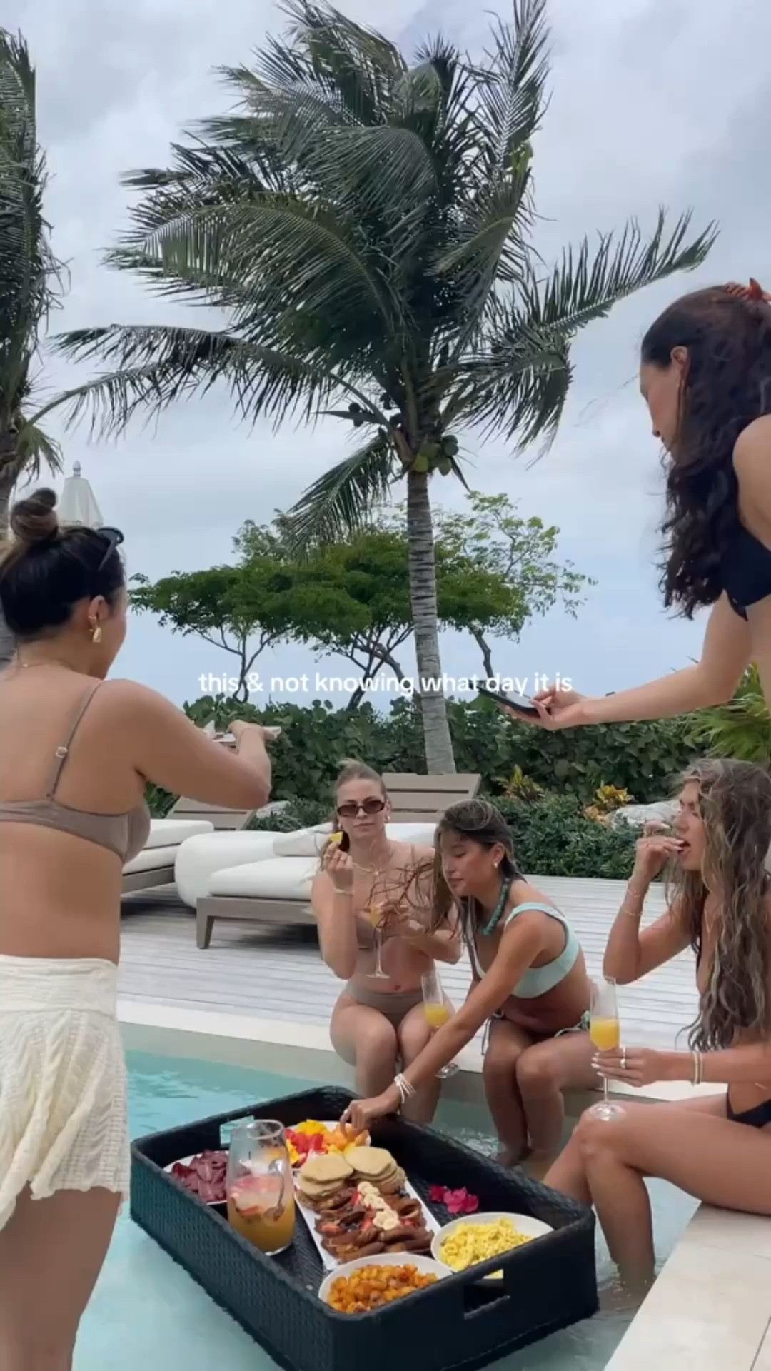 a floating brunch = my dreams come true 🌺🥞🍳

#LTKSwim #LTKWatchNow #LTKTravel