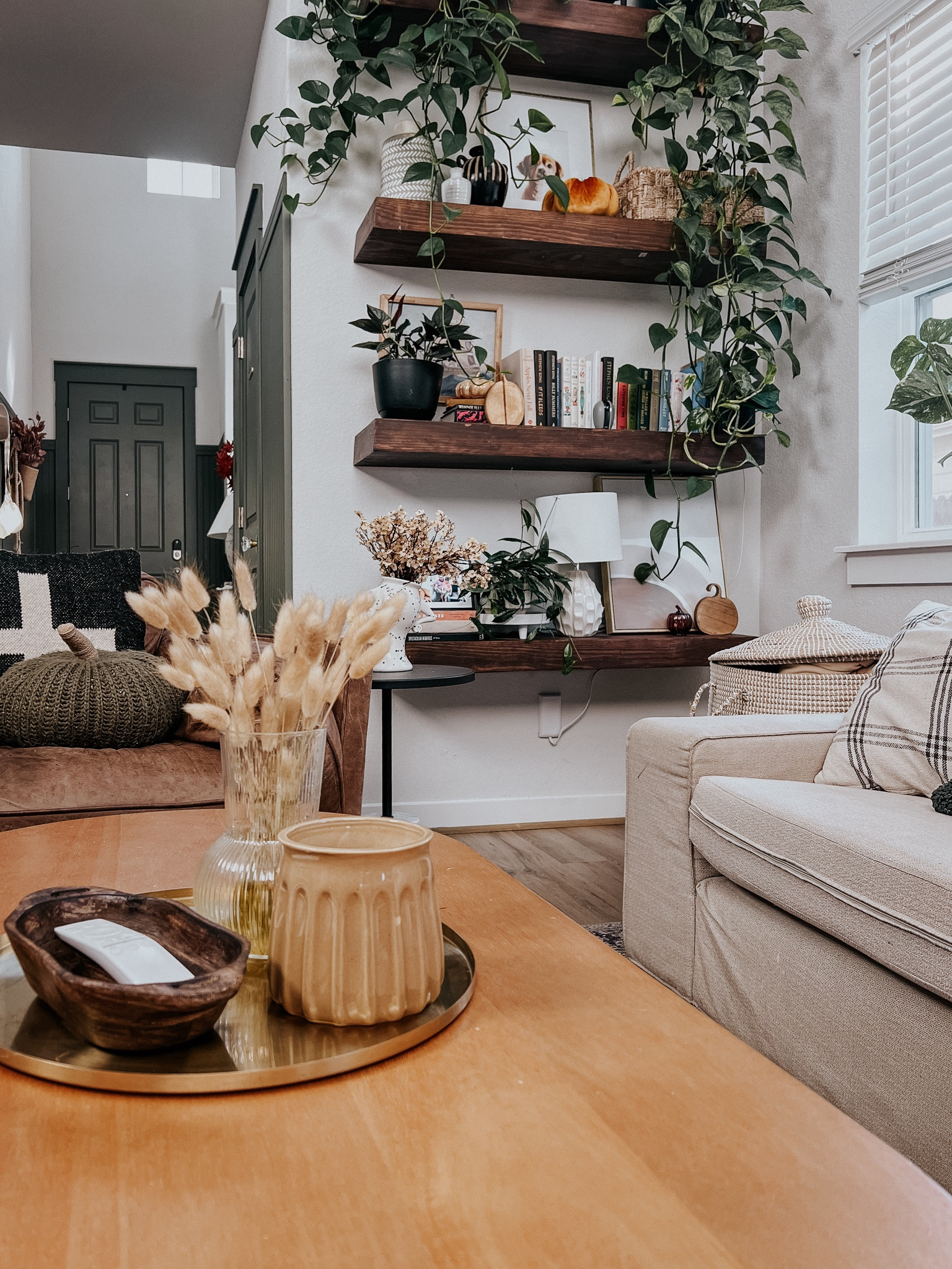 Coffee table vignette 🥰

#LTKSeasonal #LTKHome #LTKFallSale