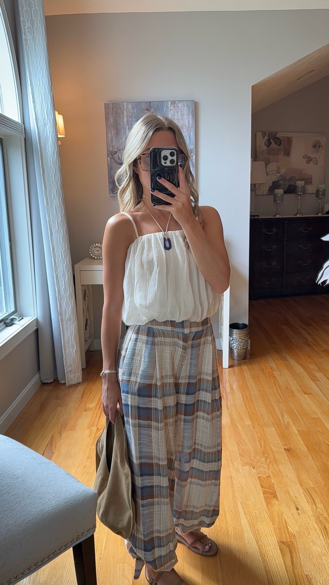 pants are from Zara I can’t link them here:( also linking a similar shirt to the one I’m wearing!

#LTKU #LTKootd