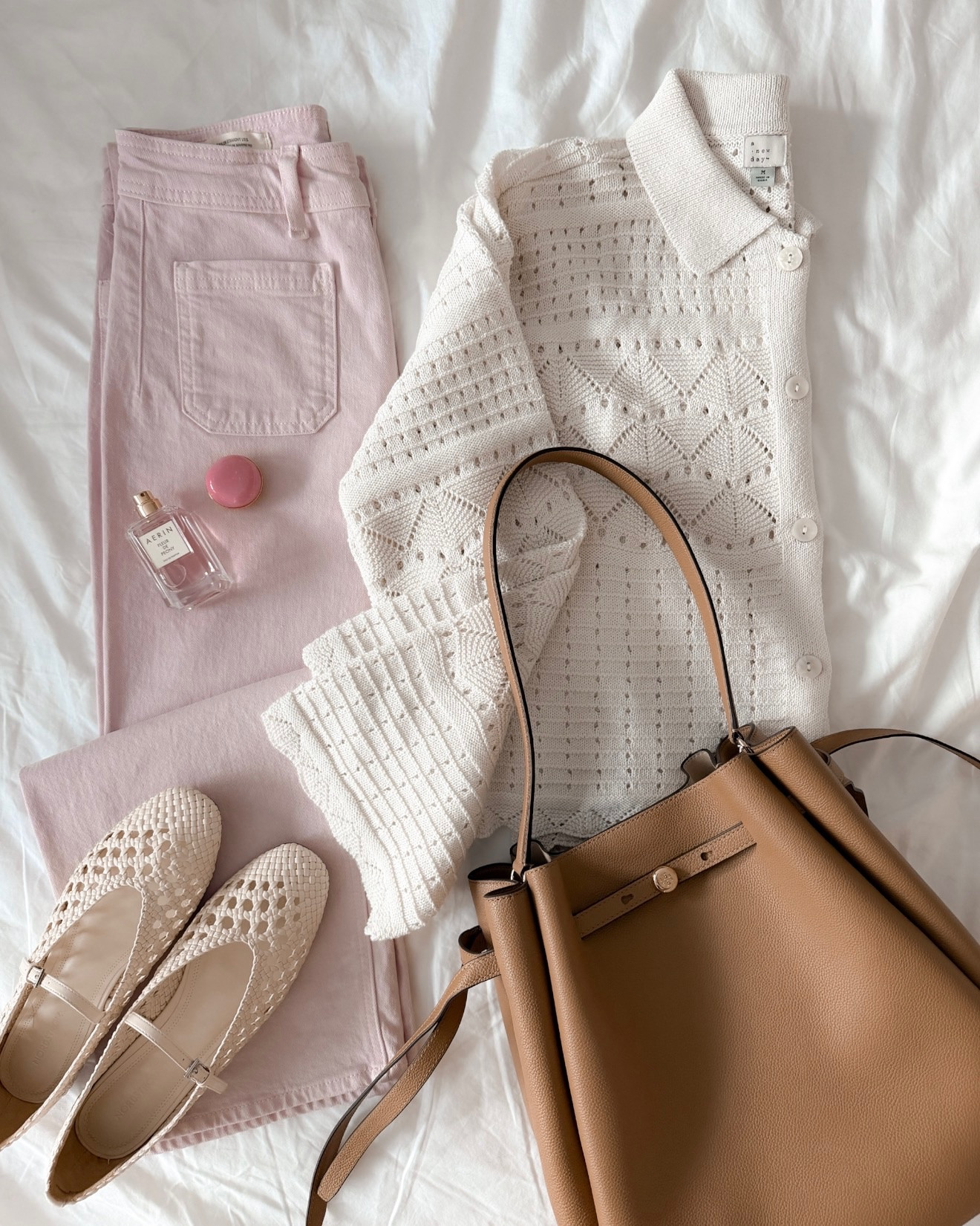 Valentine’s Day classy elegant outfits mom approved jeans brown purse white cardigan Annabrstyle 

#LTKmomlife #LTKValentine #LTKootd