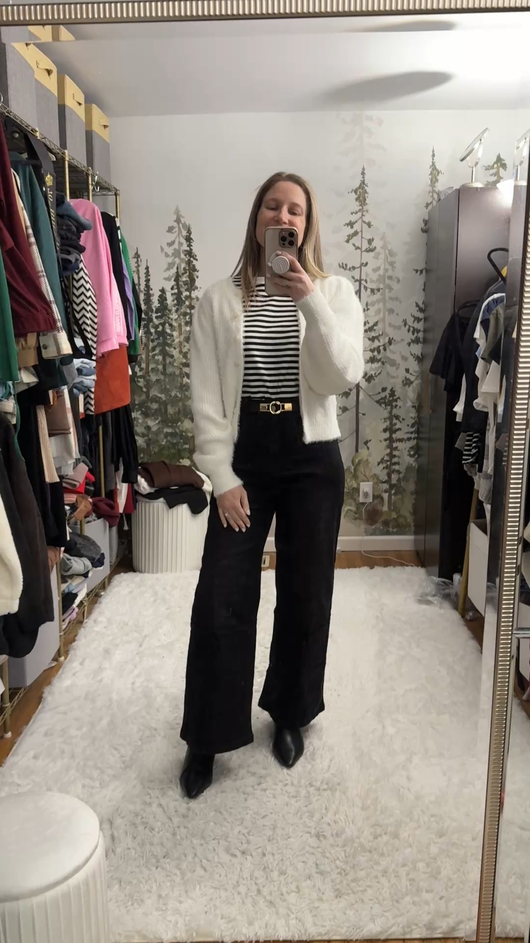 These wide leg jeans are so comfortable! High rise and very stretchy. 

#LTKootd #LTKSeasonal #LTKSaleAlert