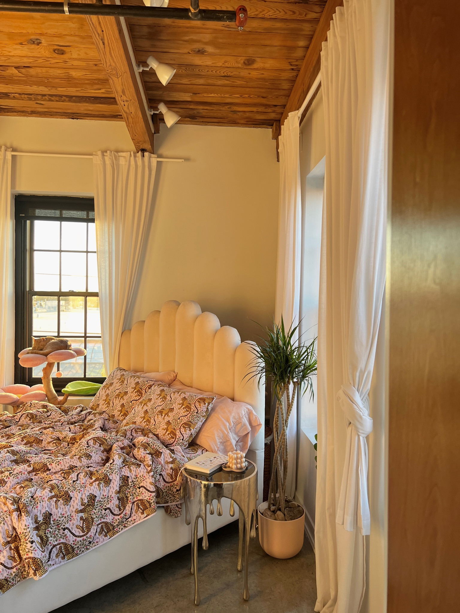 obsessed with my new drippy side table from home depot. perfectly matches my funky bedroom!💝

#LTKhome #LTKFind